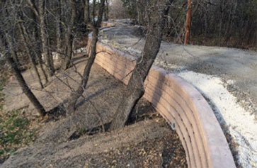 Dike retaining wall 