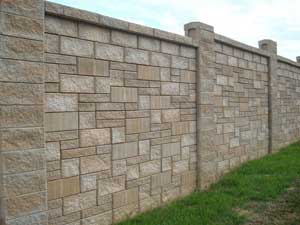 Block fence with pattern