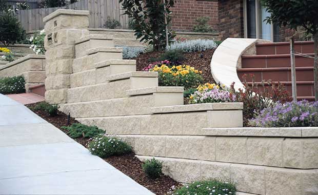 retaining wall - step up