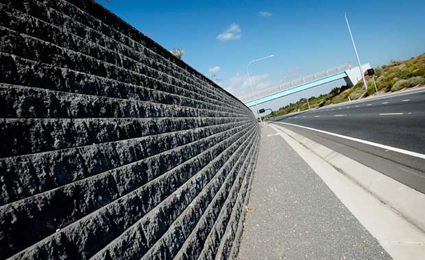 Tall retaining wall