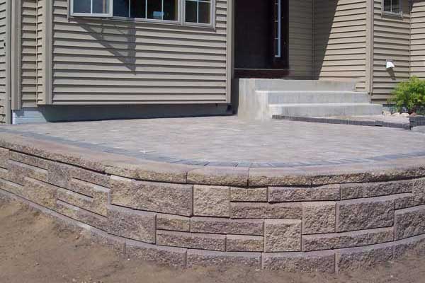 raised patio with Allan Block Ashlar Pattern