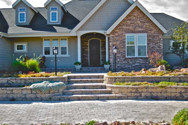 Retaining Wall with stairs Europa Retaining Wall with Stairs Europa