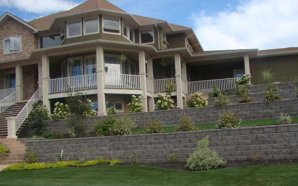 Retaining Wall Terrace front Yard