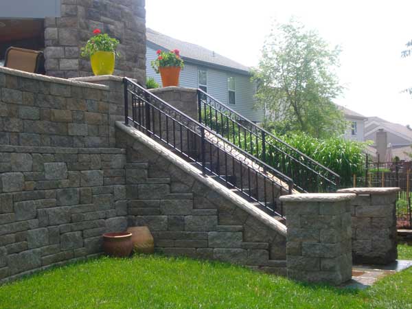 Raised Patio with Steps Raised Patio with Steps