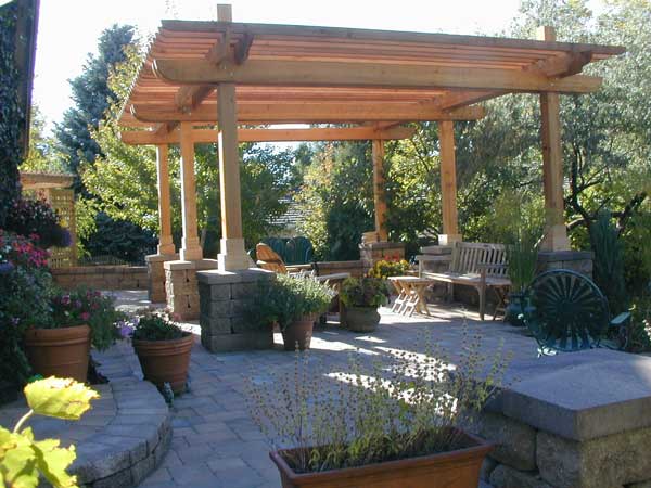 Post for pergola using corner blocks