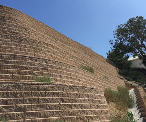 Terraced wall in seismic zone