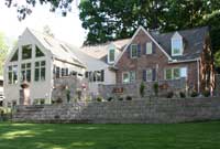 Retaining walls with terrace