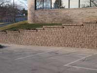 AB Fieldstone Retaining Wall: Colonial Facing Series