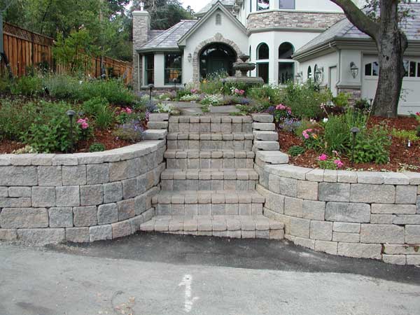 Patterned wall with stairs