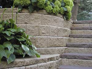 Tight outside retaining wall curve Tight outside retaining wall curve