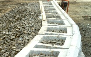 Leveling the Base Course Leveling the Base Course